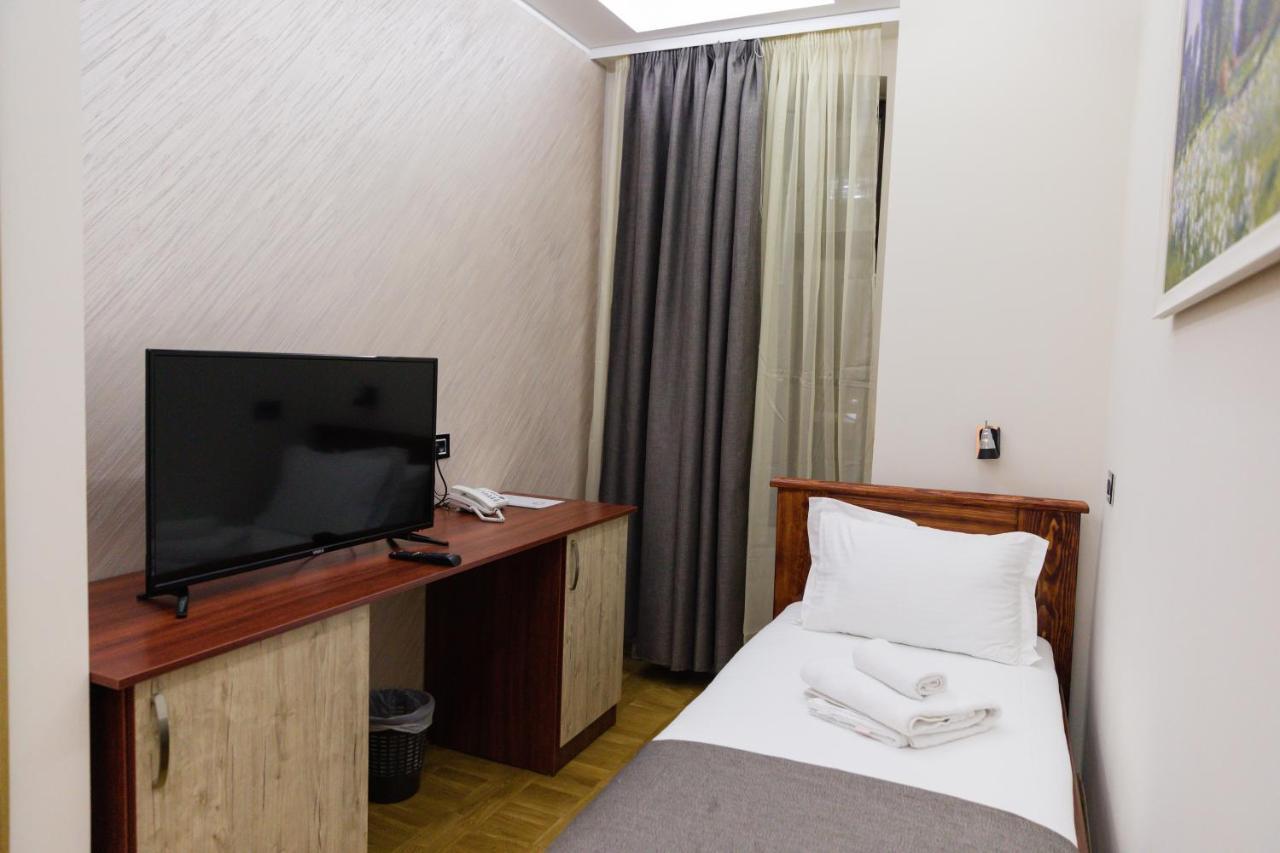 Hotel Kutko Панчево Екстер'єр фото