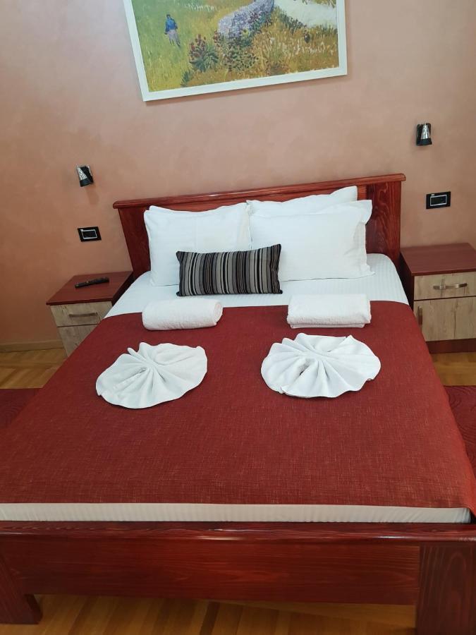 Hotel Kutko Панчево Екстер'єр фото