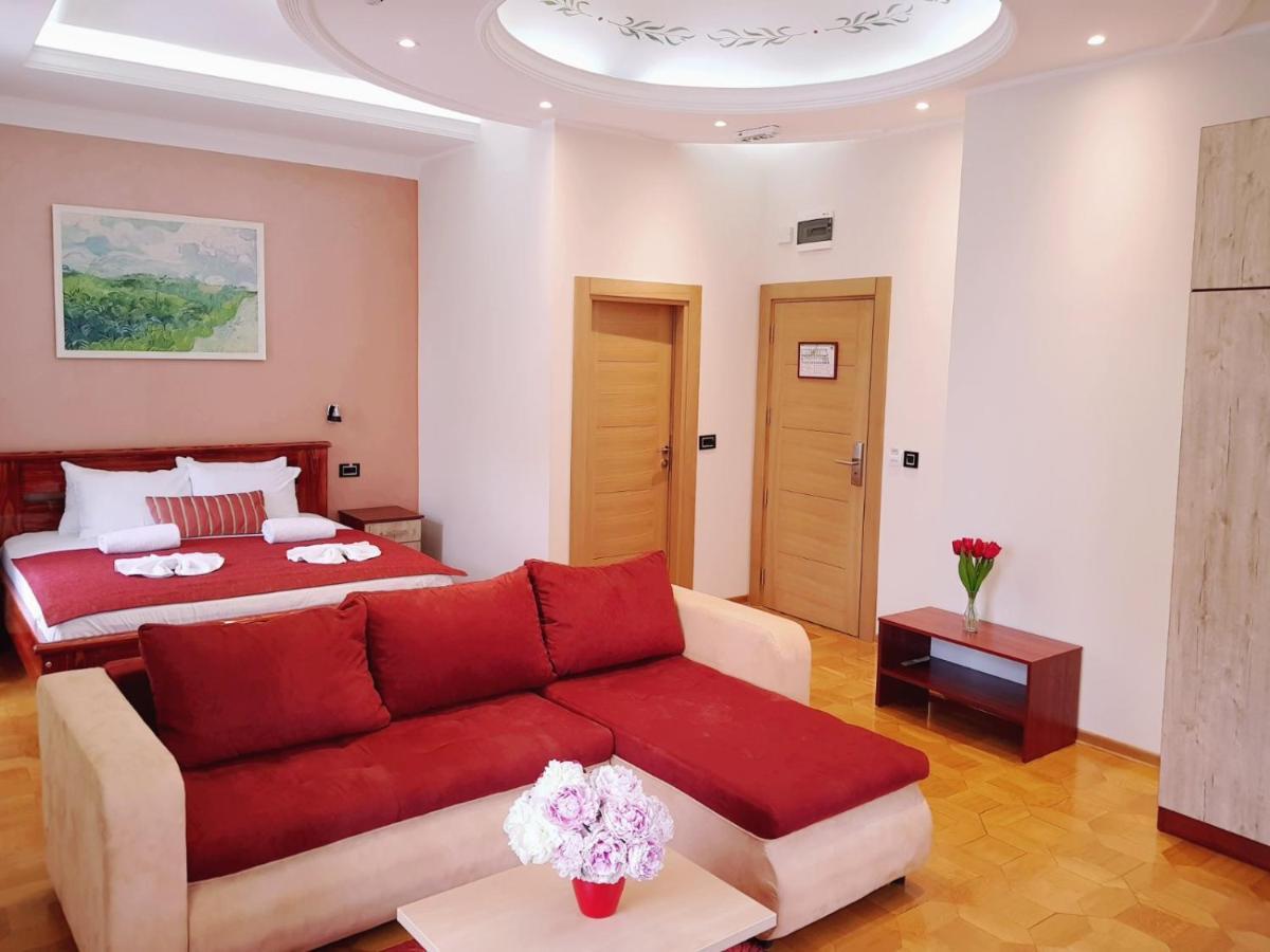 Hotel Kutko Панчево Екстер'єр фото